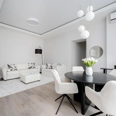 Luxury Gedimino Pr Downtown With Parking Вільнюс