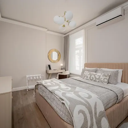 Luxury Gedimino Pr Downtown With Parking Апартаменти *